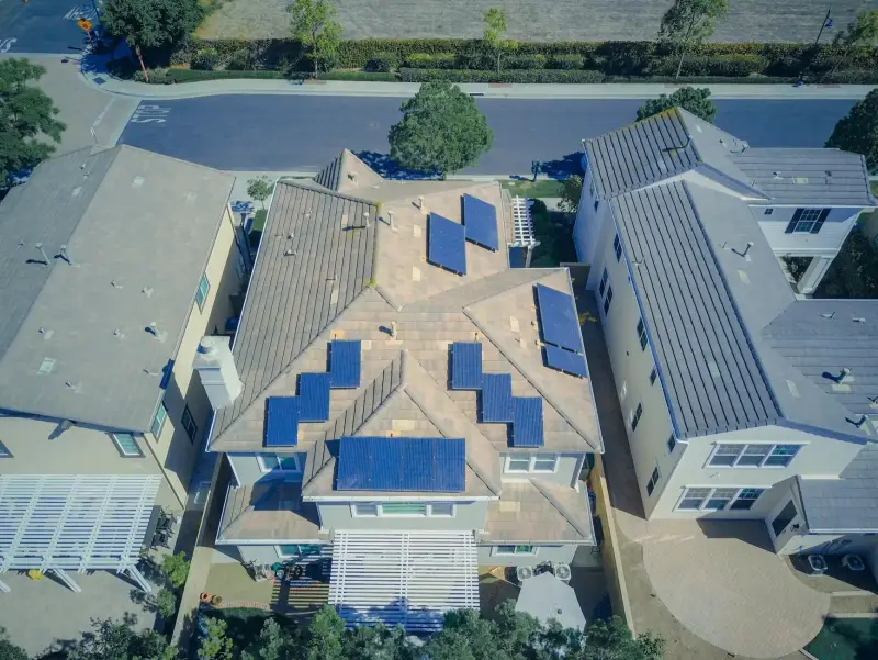 Dynamisch Energiecontract en Zonnepanelen: Slim Omgaan met Salderingsafbouw