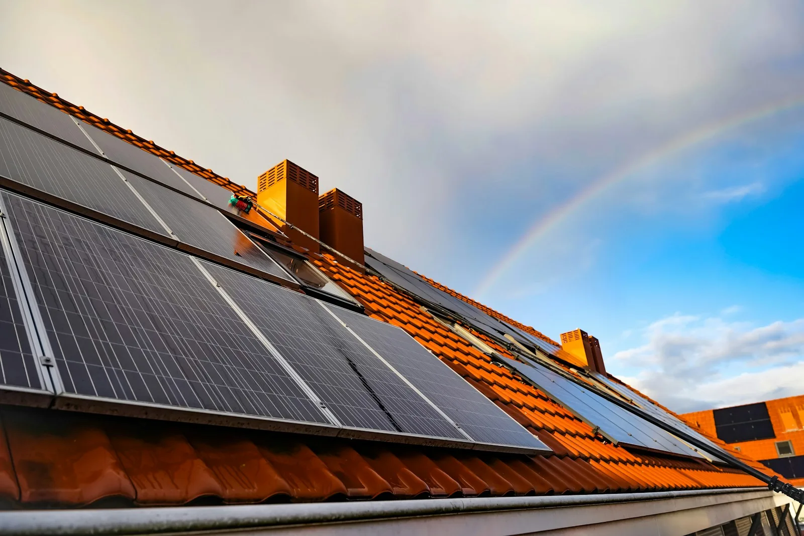 Thuisbatterij Leasen of Kopen Zonnepanelen 2026