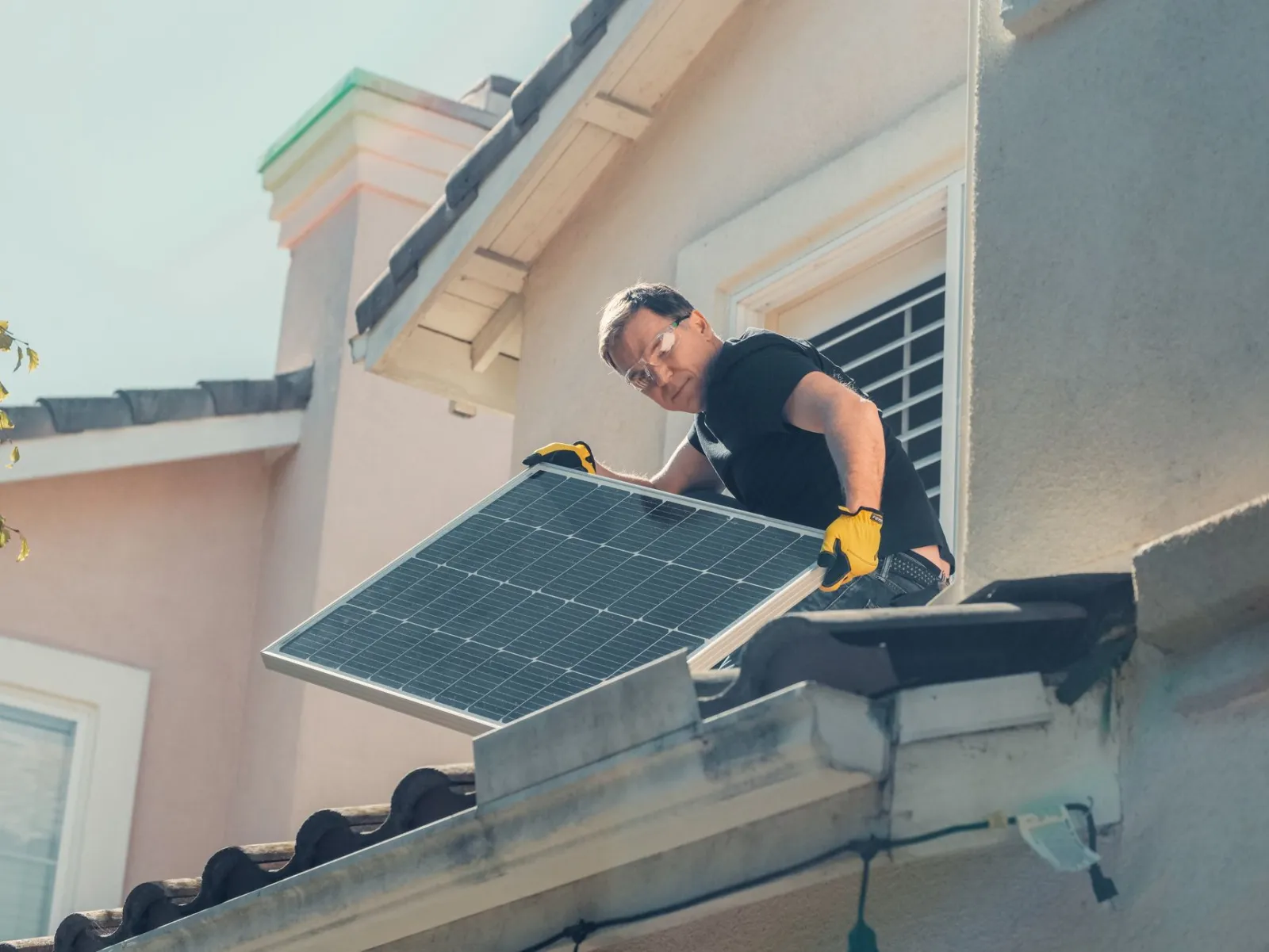 Zonnepanelen Bijplaatsen 2026: Loont Extra Capaciteit?