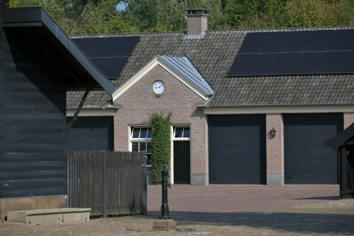 Zonnepanelen saldering driepersoonshuishouden 2027