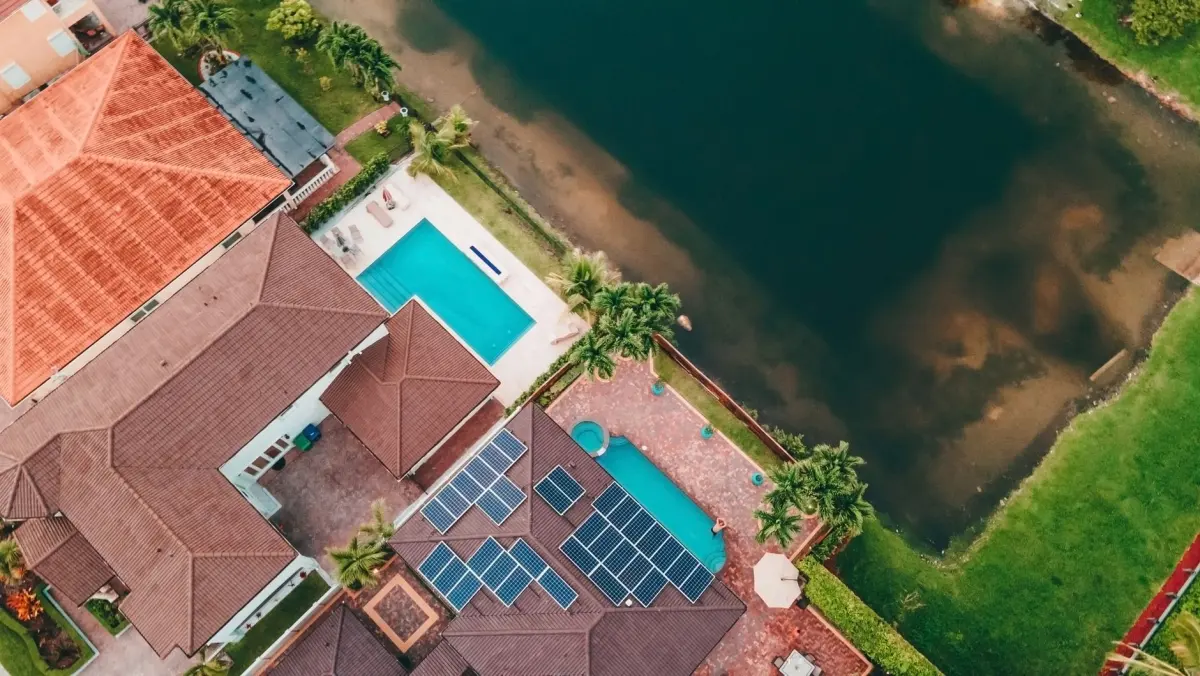 Zonnepanelen Zwembad Eigenverbruik Saldering: Loont
